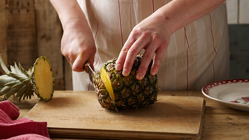 Ho to cut a Pineapple