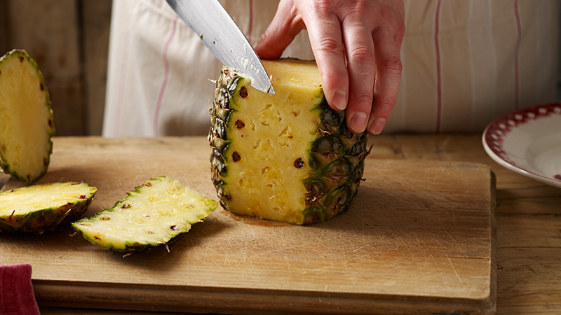 Ho to cut a Pineapple