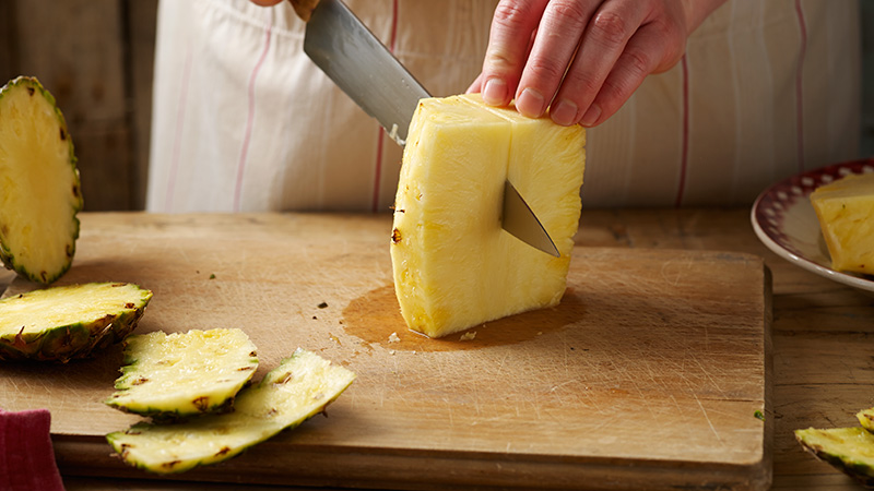Ho to cut a Pineapple