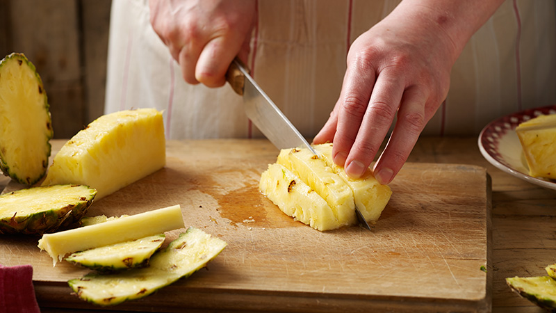 Ho to cut a Pineapple
