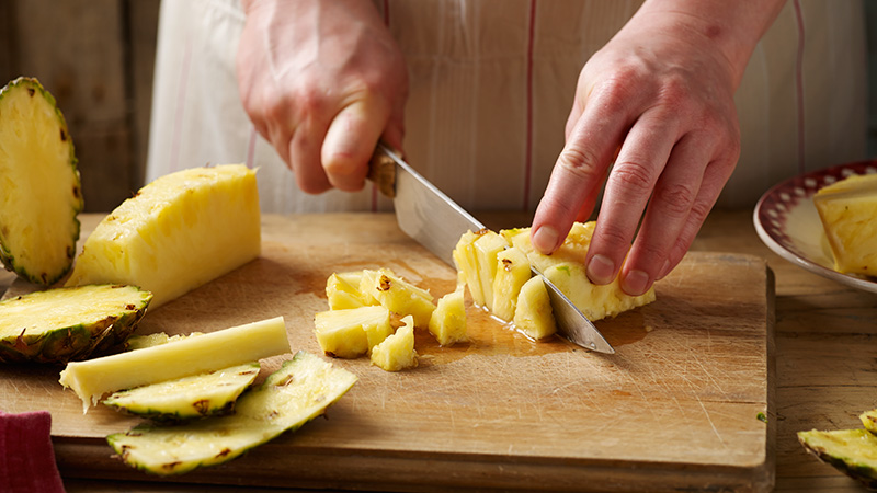 Ho to cut a Pineapple