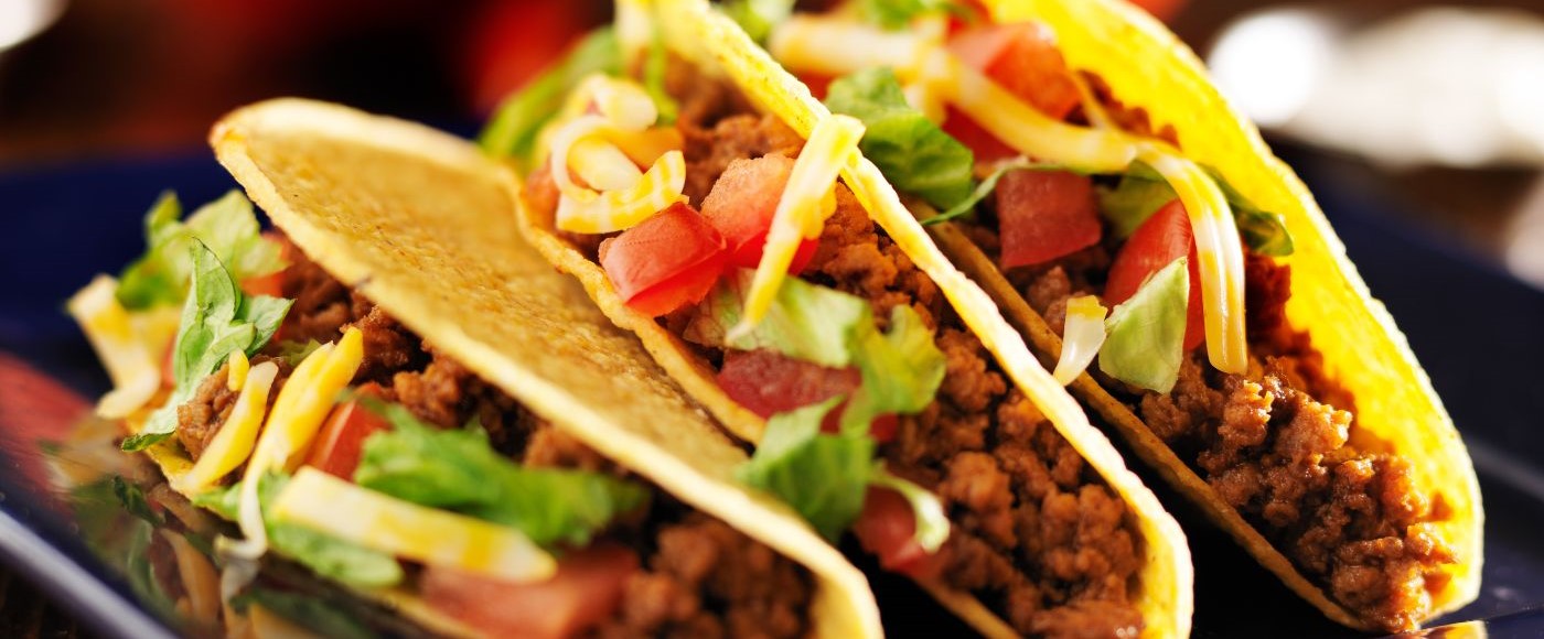 Mexican chicken tacos kept in sequence